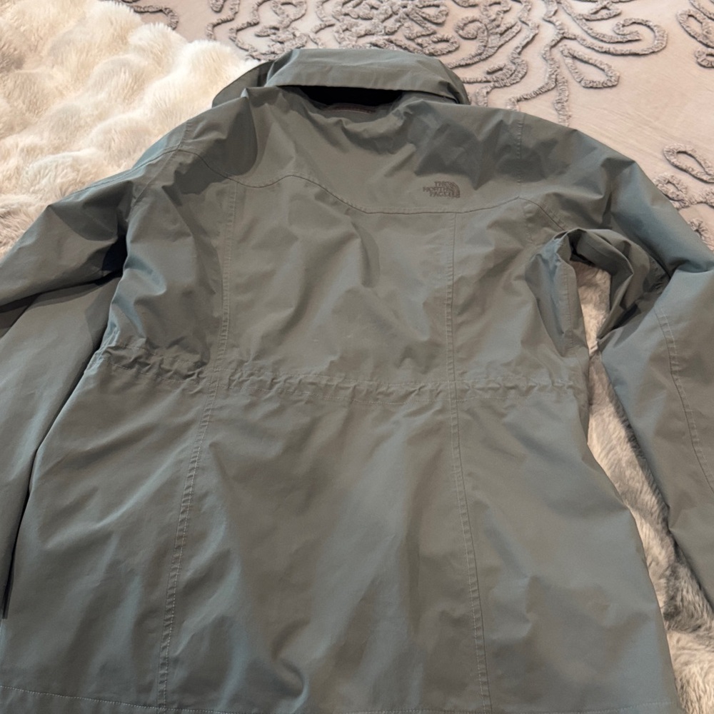 Woman’s North Face rain Jacket - Picture 12 of 14